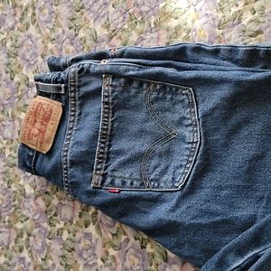Levi's 550 relaxed fit jeans.